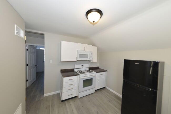 Building Photo - 1517 Waverly St