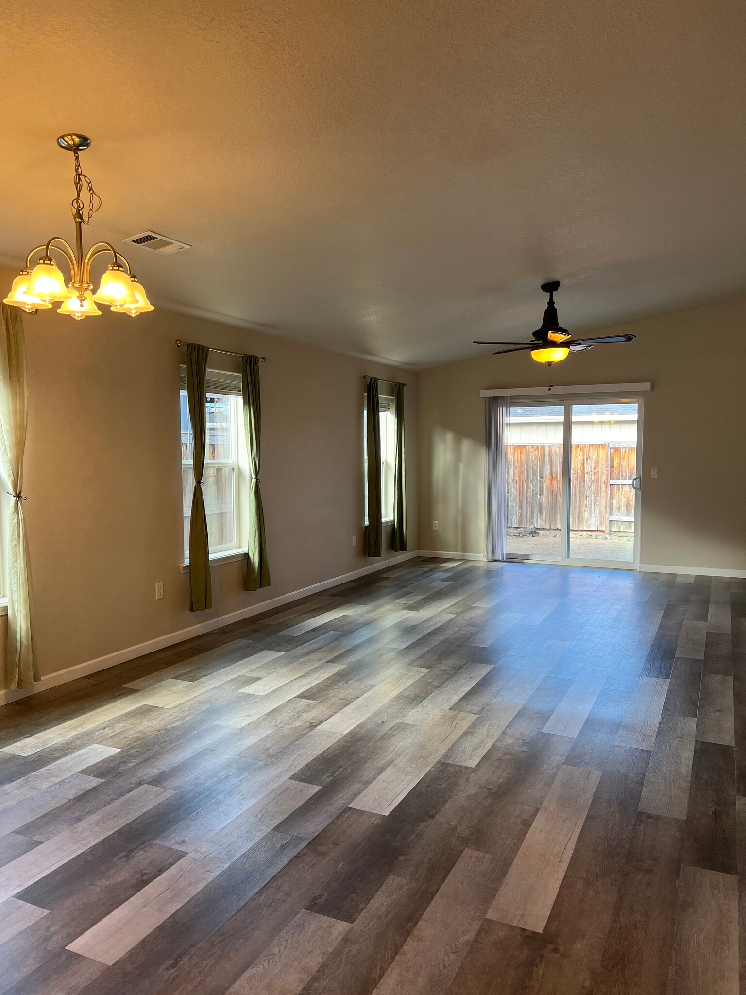 Living Room - 2507 Agate Meadows