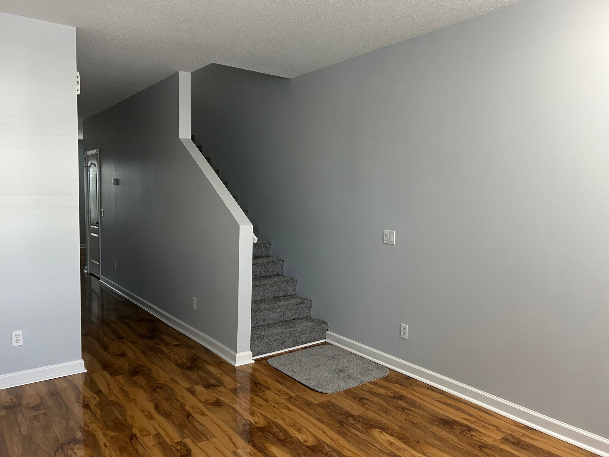 Building Photo - 2543 Creekside Dr