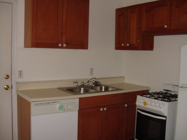 Building Photo - 214 19th St N