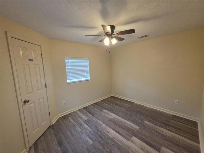 Building Photo - 3329 Western Meadows Dr
