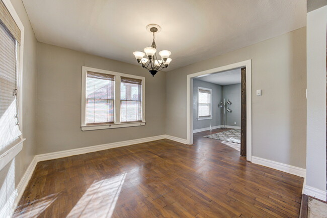 Building Photo - 916 Classen Blvd