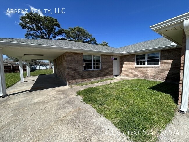 Building Photo - 3108 Tournefort St