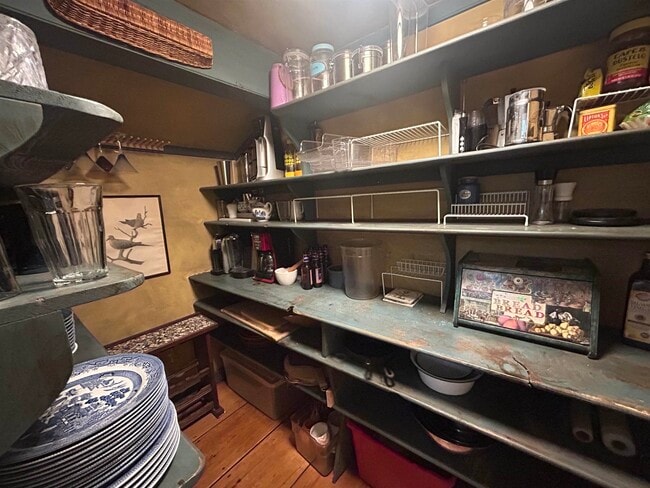 Building Photo - 266 N Haverhill Rd