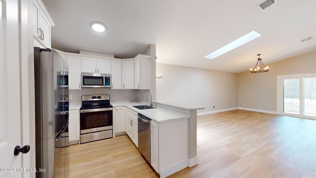 Building Photo - 162 Las Palmas Ln
