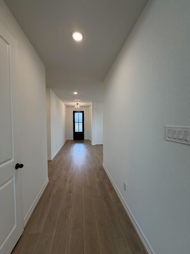 Building Photo - 9922 Red Knot St