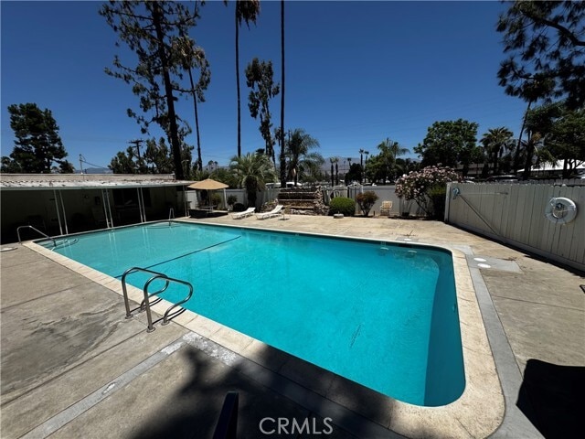 Building Photo - 475 E Cypress Ave