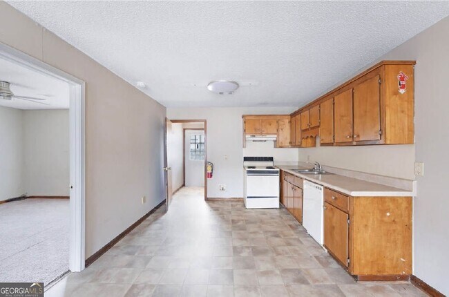 Building Photo - 124 Evergreen Trail SE