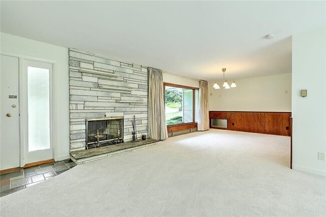 Building Photo - 5 Appian Way