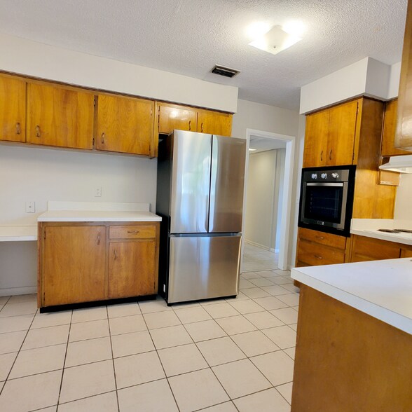 Building Photo - 404 Bullard Pkwy