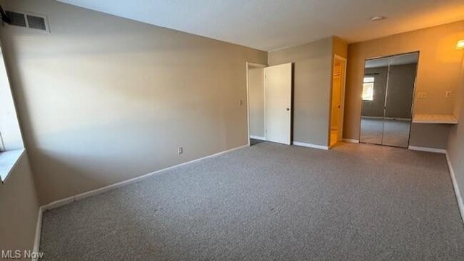 Building Photo - 1263 Lost Nation Rd