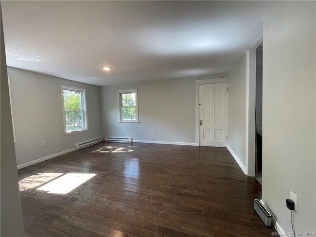 Building Photo - 155 Riverside Dr