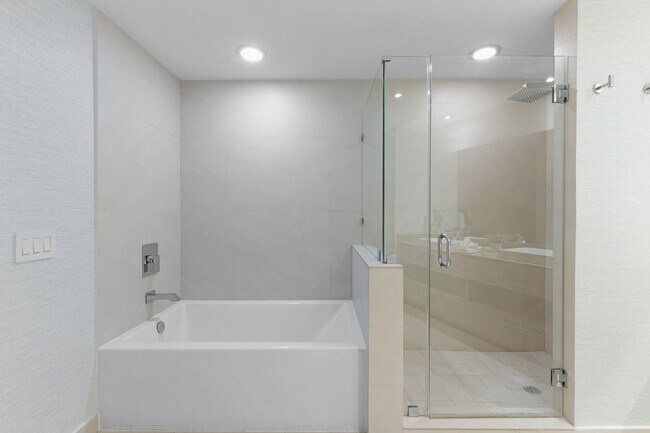 Building Photo - 4111 S Ocean Dr