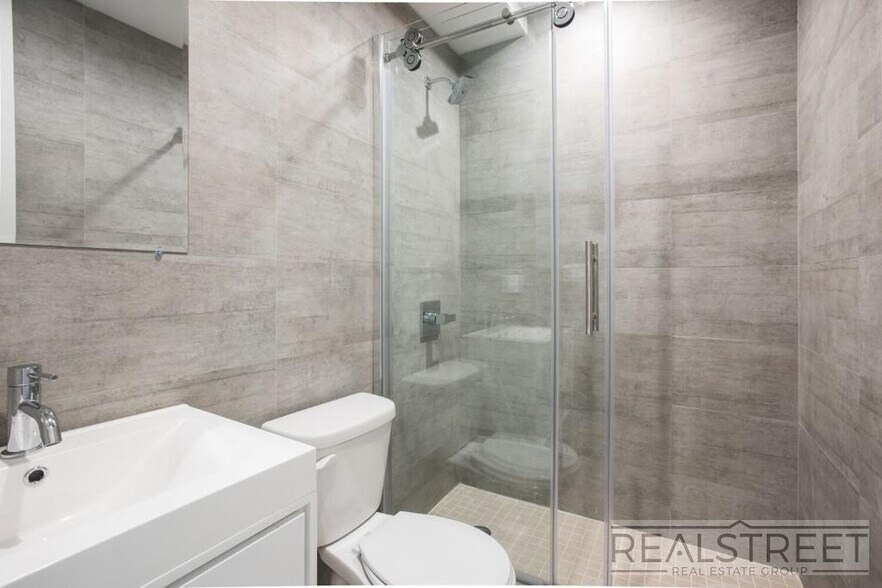 Building Photo - Stunning NEW 2 BED in Cobble Hill!