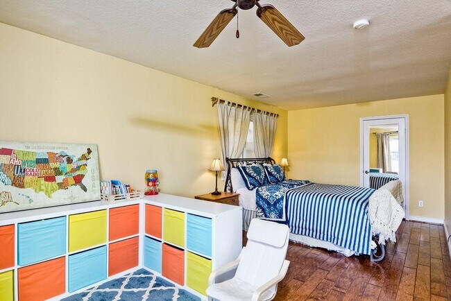 Building Photo - 5216 Topsail Dr
