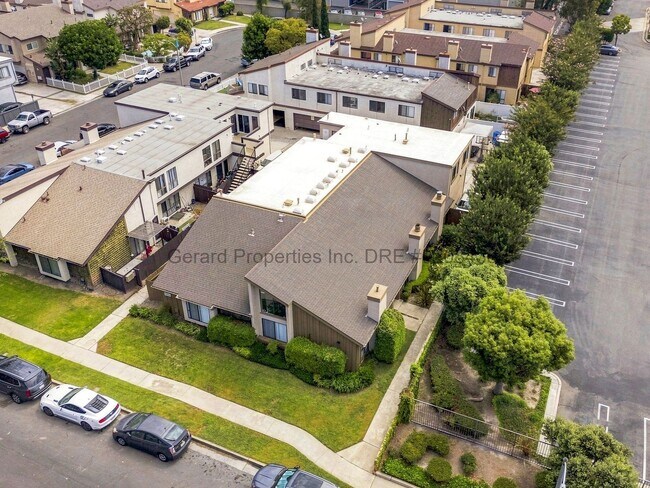 Building Photo - 16762 Viewpoint Ln