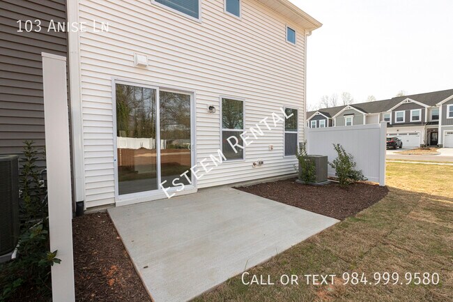 Building Photo - 103 Anise Ln