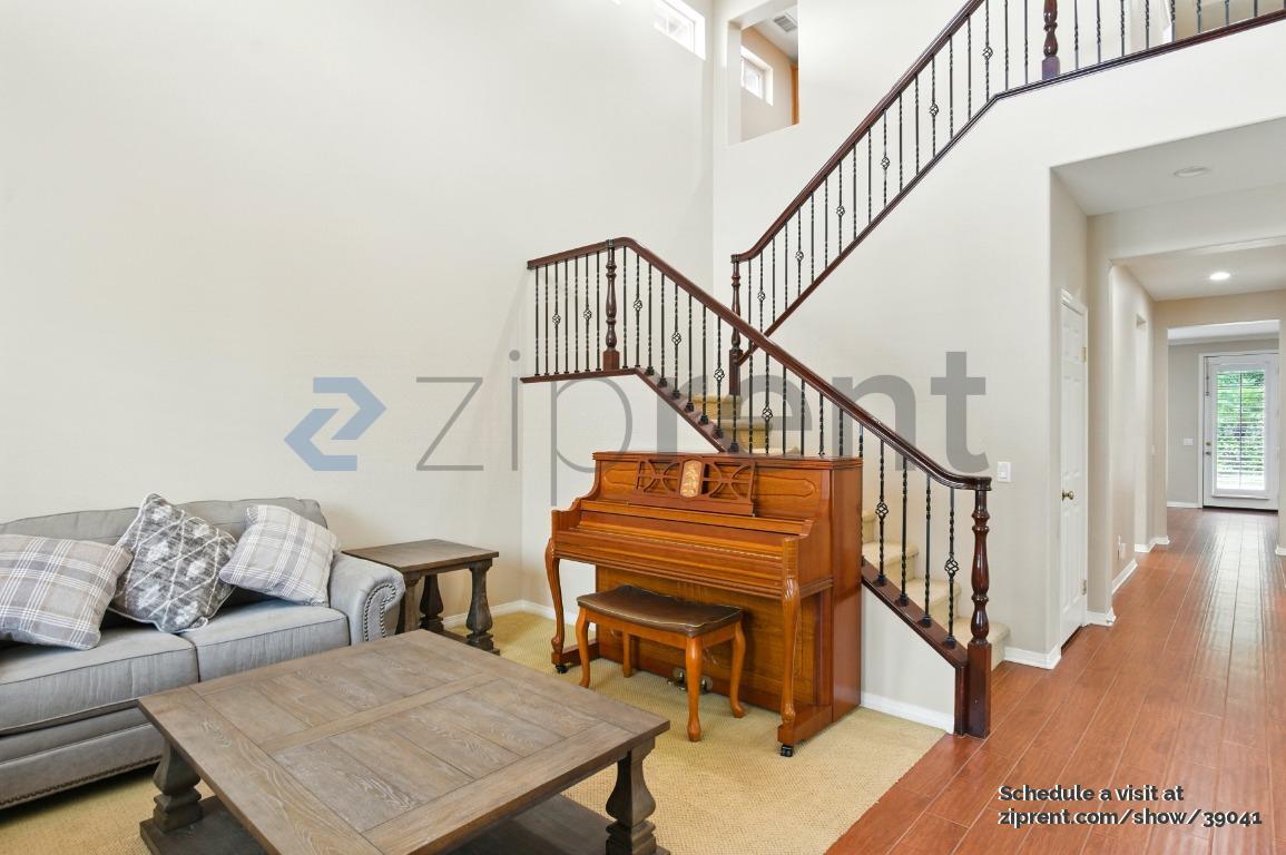 Building Photo - 16766 Tamarind Ct