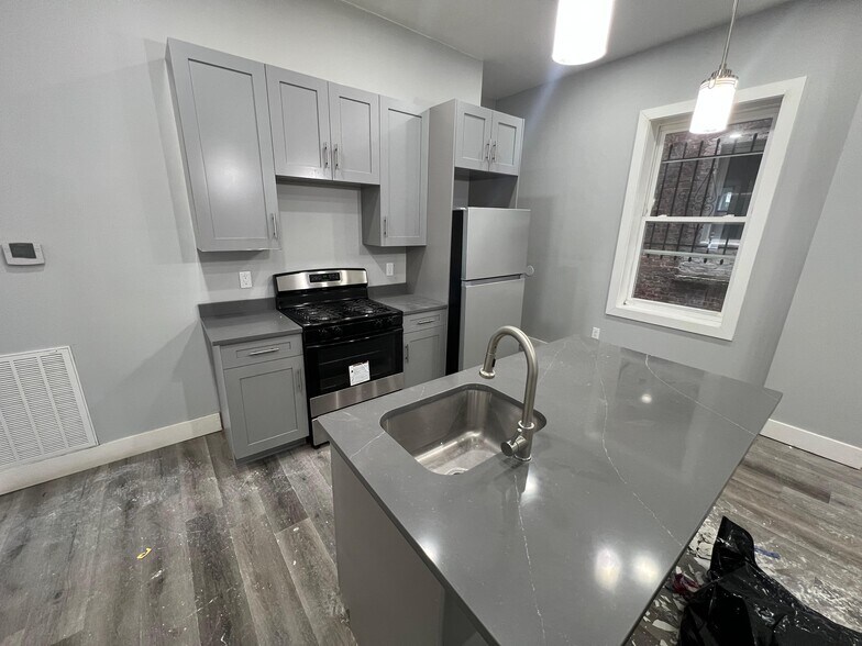 186 Hawthorne Ave 1 - 184 Hawthorne Ave