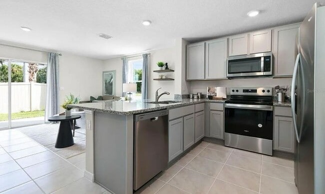 Building Photo - 528 Zinfandel Dr