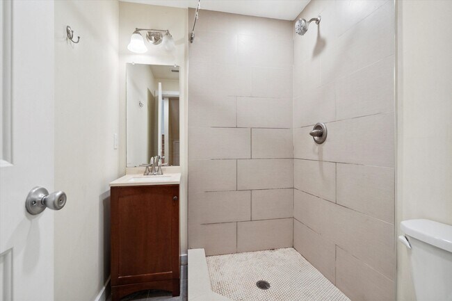 Building Photo - 1802 N Bouvier St