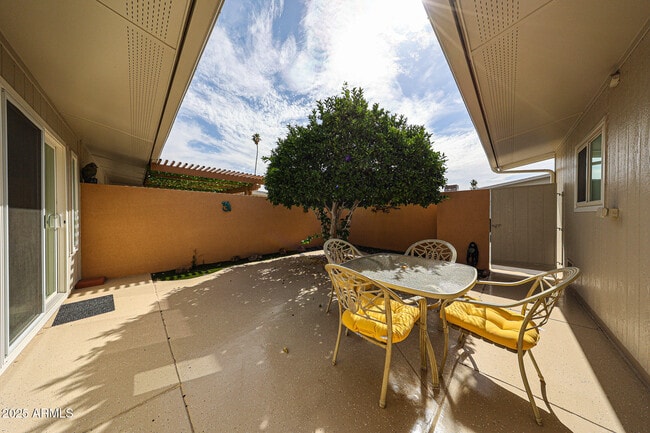 Building Photo - 10827 W Santa Fe Dr