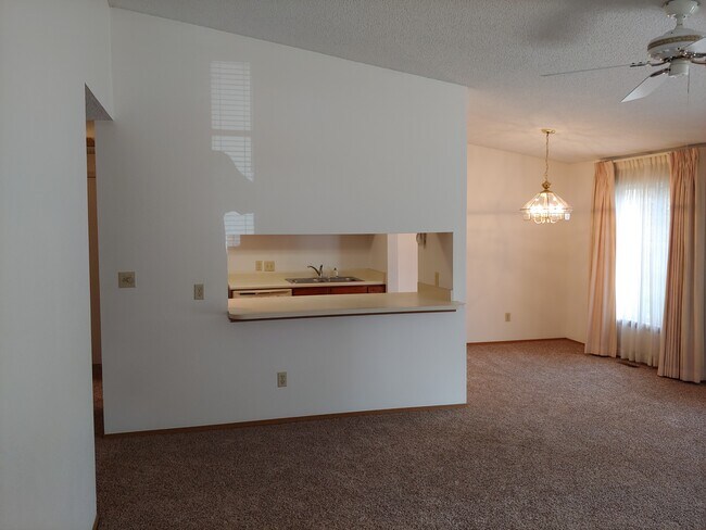 Building Photo - 8418 Everett Way