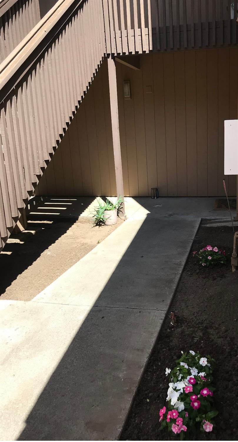 Entry is to the left up the stairs - 4332 Pacific Ave