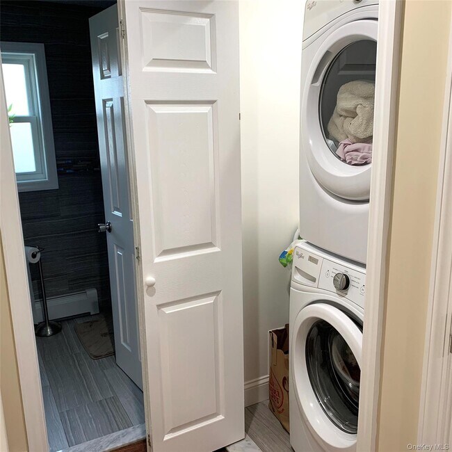 Building Photo - 521 W Park Ave