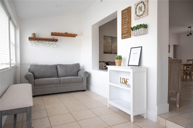 Building Photo - 4821 SW 5th St