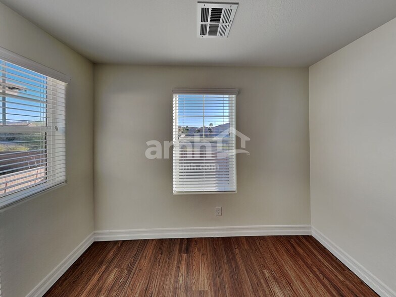 Building Photo - 9875 S Eastern Ave