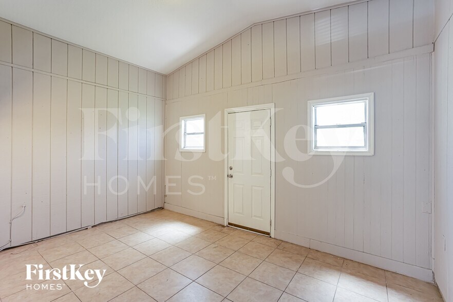 Building Photo - 468 Emerald Cove Loop