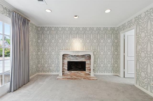 Building Photo - 4437 Larchmont St