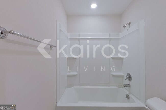 Building Photo - 15 Carrollton Dr