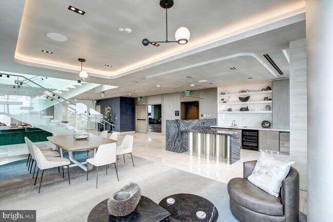 Building Photo - 1781 N Pierce St