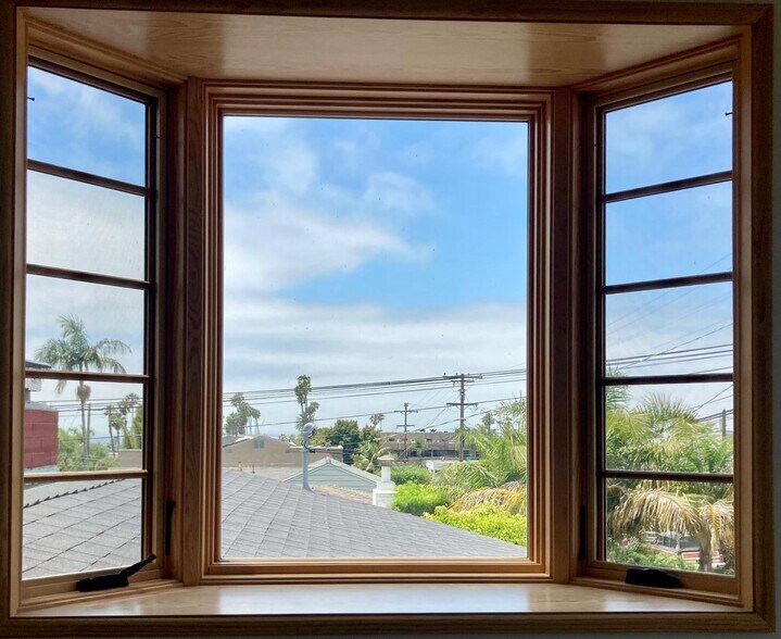 ocean view from living room bay window - 624 Bonair St