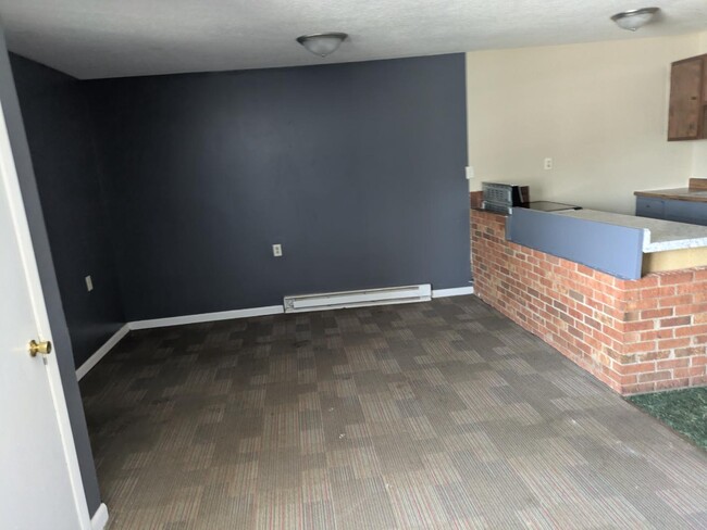 Building Photo - 1001 S Pittenger Rd