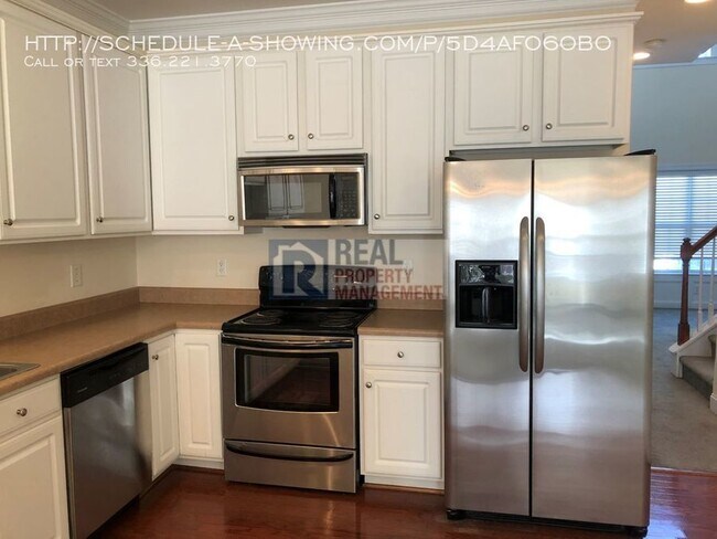 Building Photo - Gorgeous 2 Story Townhome In Piedmont Trace