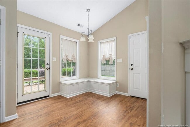 Building Photo - 465 Northwoods Dr