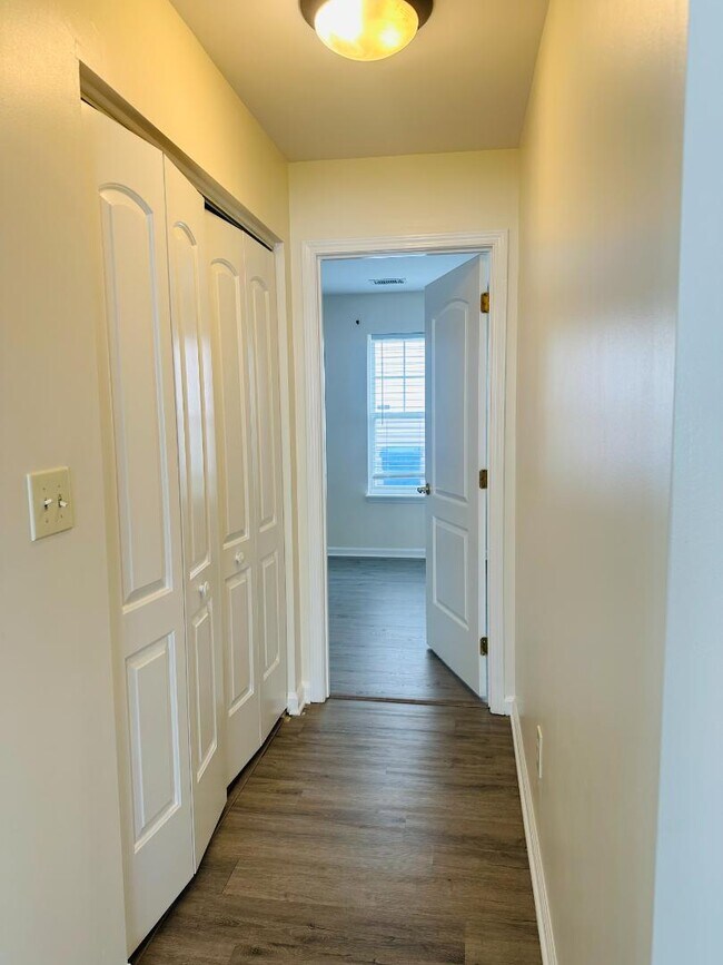 Building Photo - 4404 Walnut Creek Dr