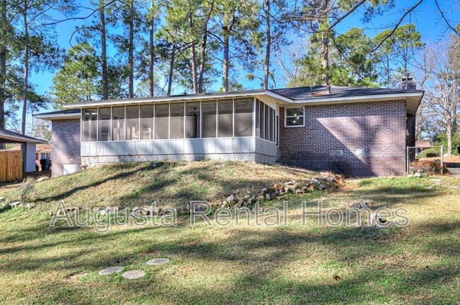 Building Photo - 2312 Mura Dr