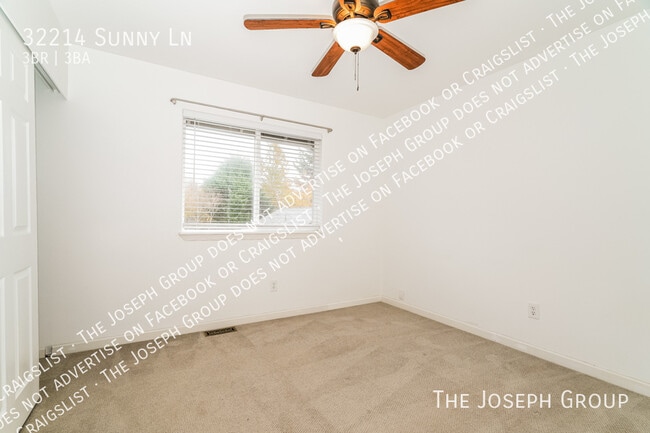 Building Photo - 32214 Sunny Ln