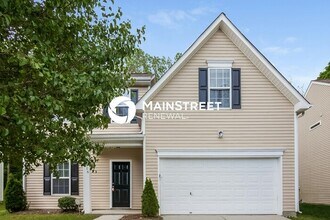Building Photo - 3 Bedroom Pet-Friendly Home in Charlotte, NC with Main Street Renewal