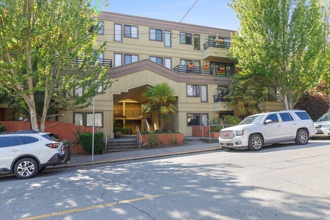 Primary Photo - Wallingford one-bedroom one bath, includes...