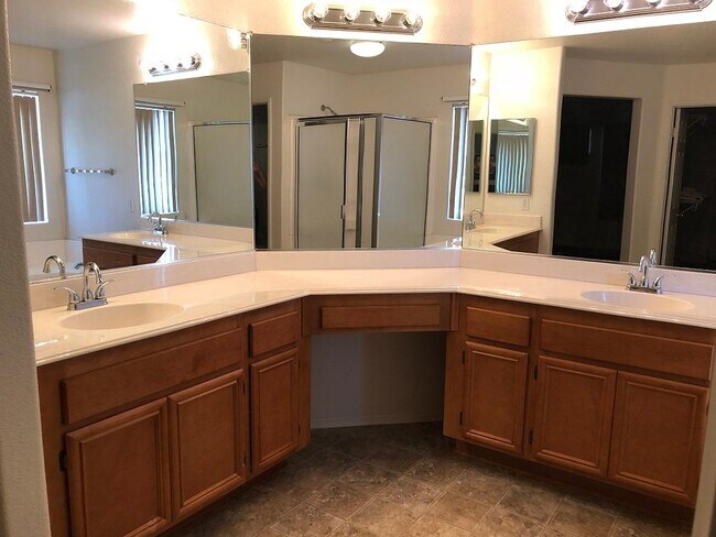 Building Photo - 24829 River Oak Ct