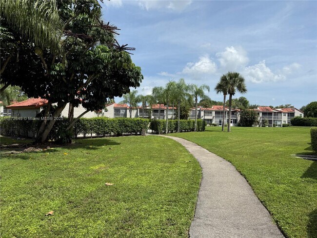 Building Photo - 7406 Woodmont Terrace