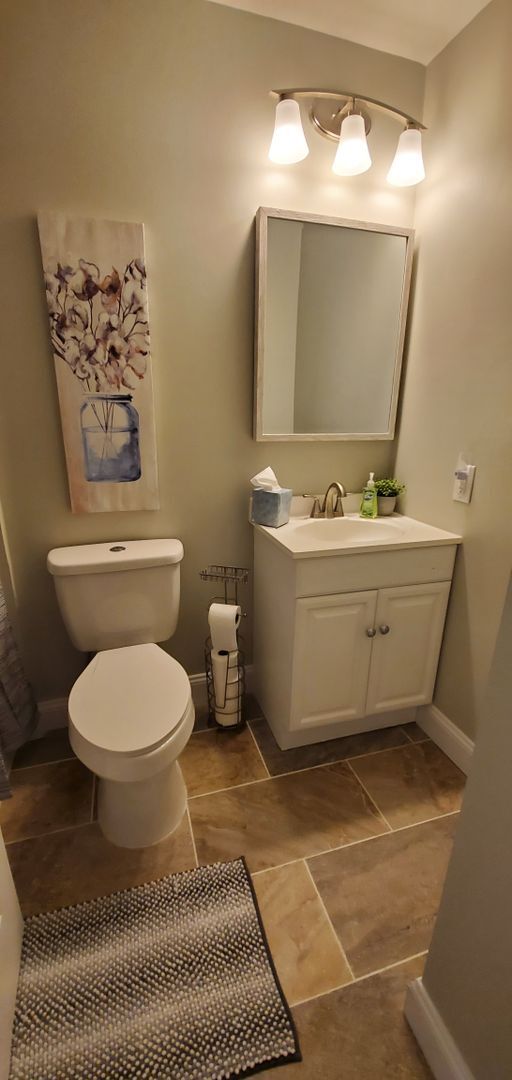 Building Photo - Fully Furnished Luxury Rental