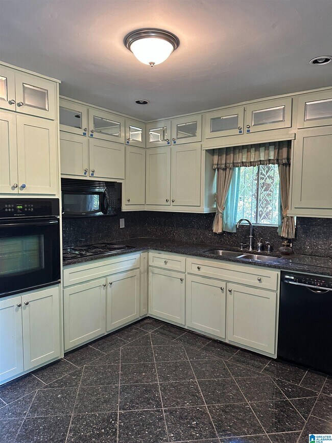 Building Photo - 905 45th St N