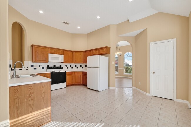 Building Photo - 910 Norfolk Dr