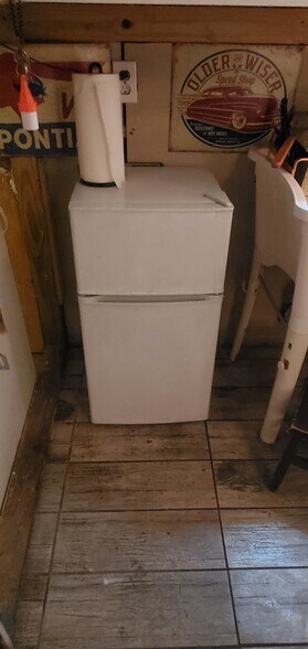 Small Refrigerator/Freezer - 5014 Hillwood Cir S